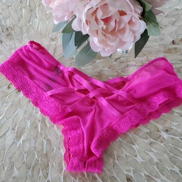 ❤ VICTORIA'S SECRET CHEEKY PANTY - Picture 3 of 6